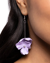 Load image into Gallery viewer, Plentiful Petals - Purple earrings