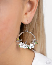 Load image into Gallery viewer, Fairy Freestyle - White earrings