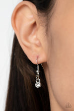 Load image into Gallery viewer, Dauntless Demure - Purple necklace