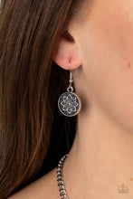 Load image into Gallery viewer, Western Zen - Red necklace