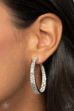 Load image into Gallery viewer, GLITZY By Association earrings