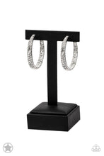 Load image into Gallery viewer, GLITZY By Association earrings