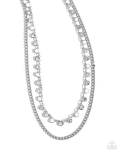 Load image into Gallery viewer, Delicate Dame - White earrings