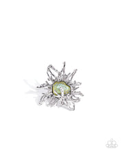 Load image into Gallery viewer, Artistic Movement - Green Ring
