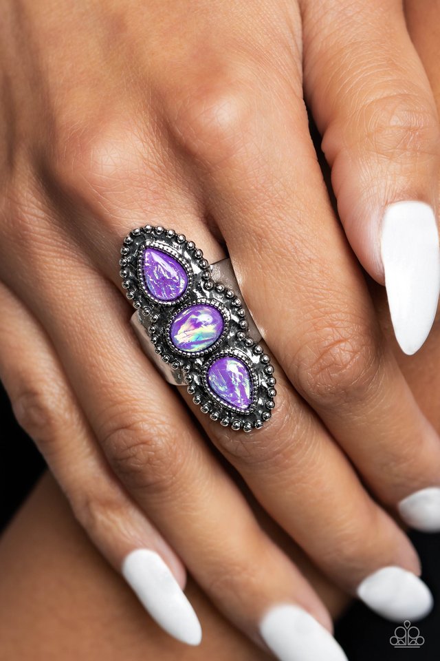 Strut Your STUDS - Purple

Ring