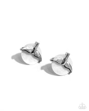 Load image into Gallery viewer, Mermaidcore - White earrings
