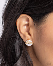 Load image into Gallery viewer, Mermaidcore - Gold earrings
