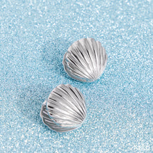 Load image into Gallery viewer, Seashell Surprise - Silver earrings
