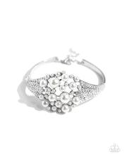 Load image into Gallery viewer, Royal Red Carpet - White bracelet
