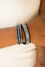Load image into Gallery viewer, Just In SHOWTIME - Black bracelet
