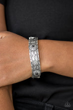 Load image into Gallery viewer, Southern Borders - Black bracelet
