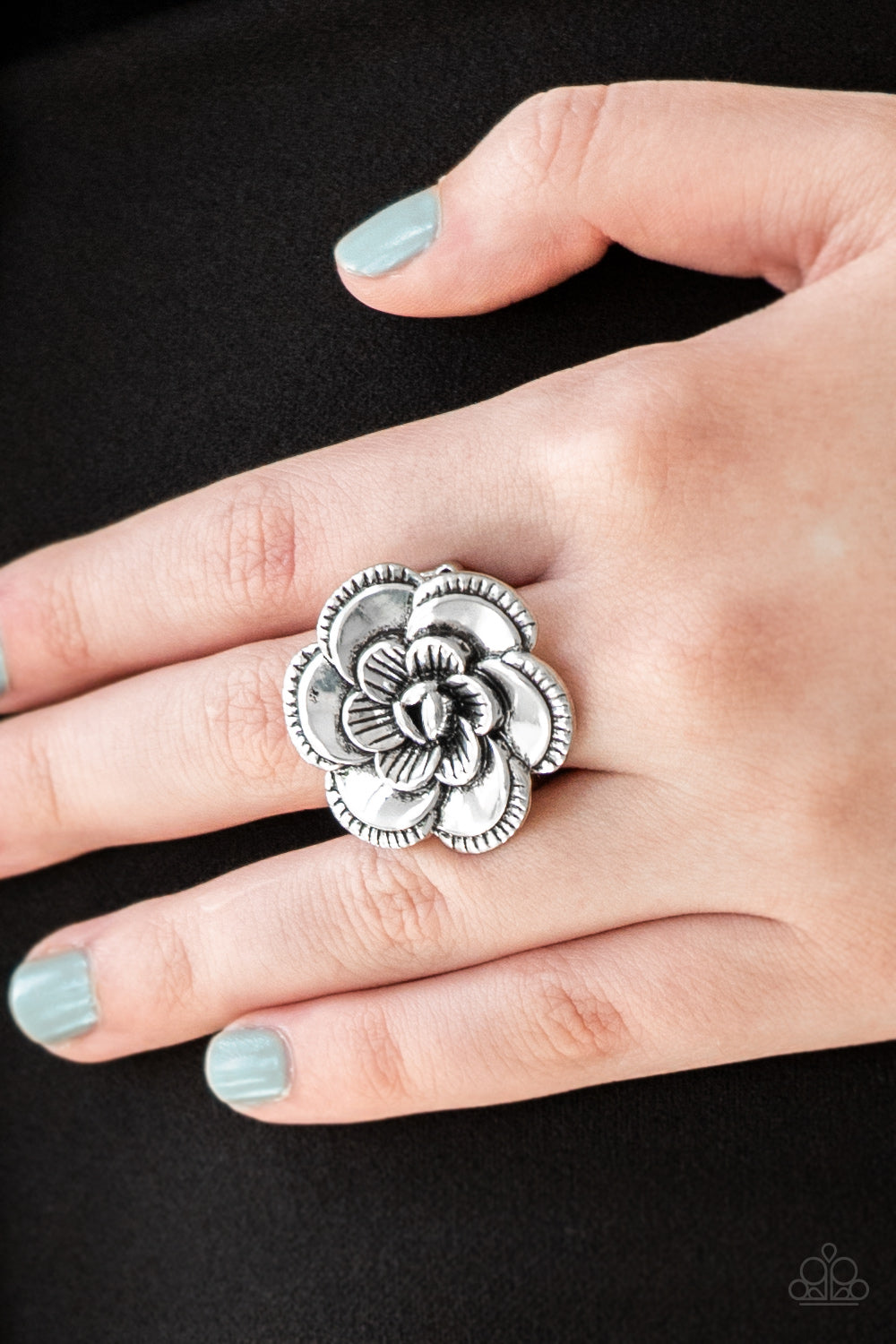 FLOWERBED and Breakfast - Silver ring