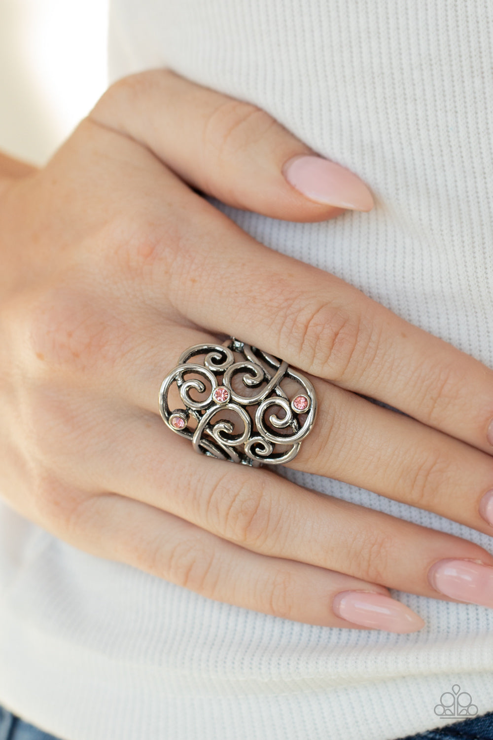 FRILL Out! - Pink ring