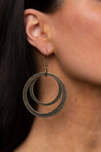 Load image into Gallery viewer, Rounded Out - Brass earring
