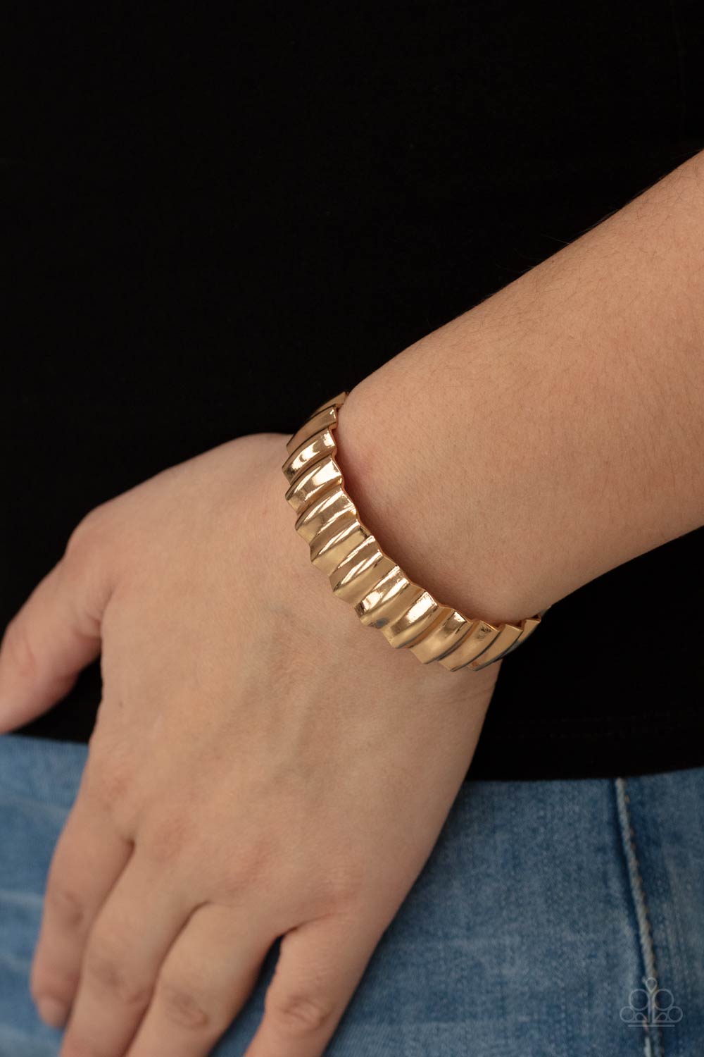 Across The HEIR-Waves - Gold bracelet