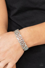 Load image into Gallery viewer, Wild Vineyards - Silver bracelet
