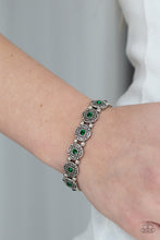 Load image into Gallery viewer, Trés Magnifique - Green bracelet
