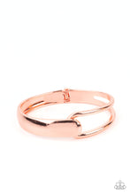 Load image into Gallery viewer, Couture-Clutcher - Copper bracelet
