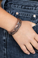 Load image into Gallery viewer, Paisley Portico - Copper bracelet
