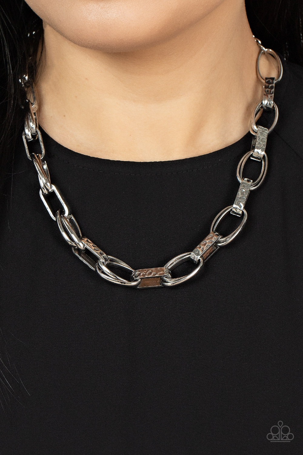 Motley In Motion - Silver necklace