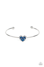 Load image into Gallery viewer, Heart of Ice - Blue bracelet
