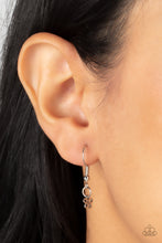 Load image into Gallery viewer, Flower Patch Fabulous - White necklace
