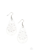 Load image into Gallery viewer, Subtropical Seasons - White earrings
