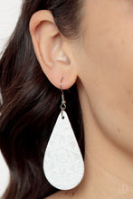 Load image into Gallery viewer, Subtropical Seasons - White earrings
