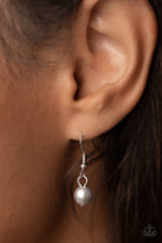 Load image into Gallery viewer, Drip Drop Dazzle - Silver necklace

