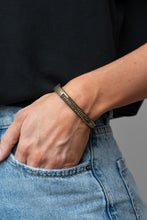 Load image into Gallery viewer, Chart-Topping Twinkle - Brass bracelet
