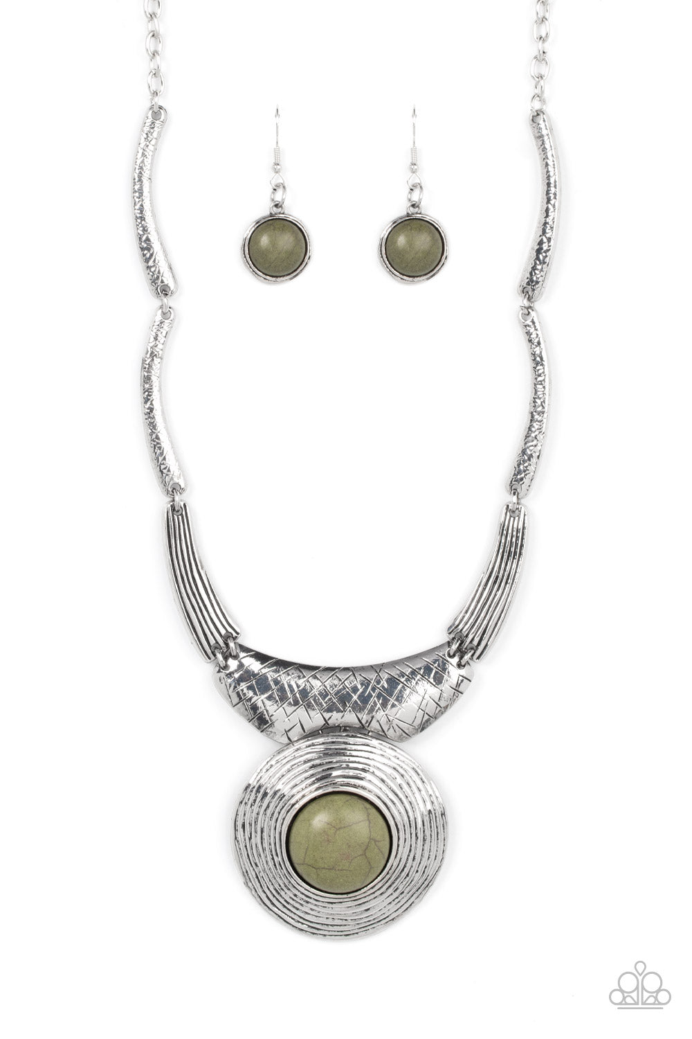 EMPRESS-ive Resume - Green necklace