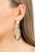 Load image into Gallery viewer, Artisan Anthem - White earrings
