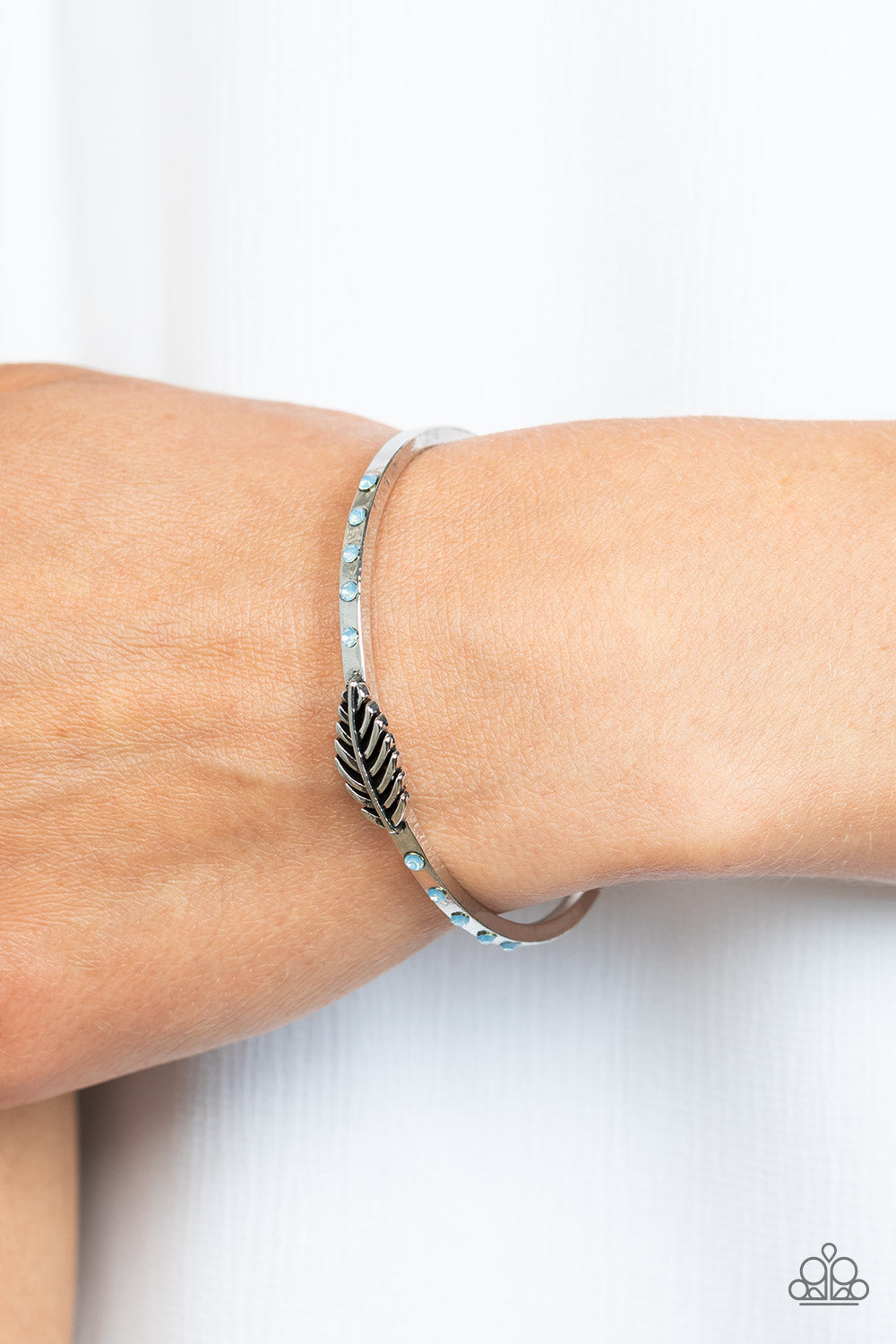 Free-Spirited Shimmer - Blue bracelet