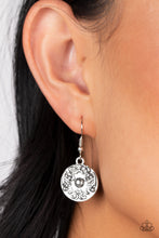 Load image into Gallery viewer, Poppy Persuasion - Red necklace
