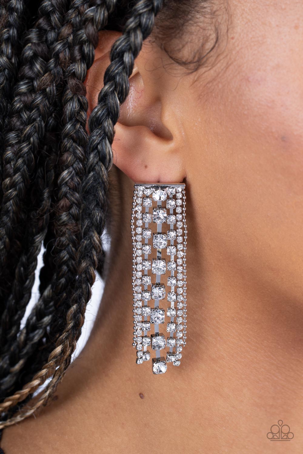 Starry Streamers - White earrings