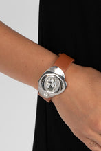 Load image into Gallery viewer, Pasadena Prairies - Brown bracelet
