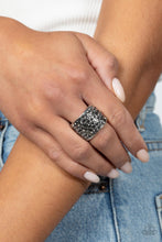 Load image into Gallery viewer, Edgy Effulgence - Silver ring
