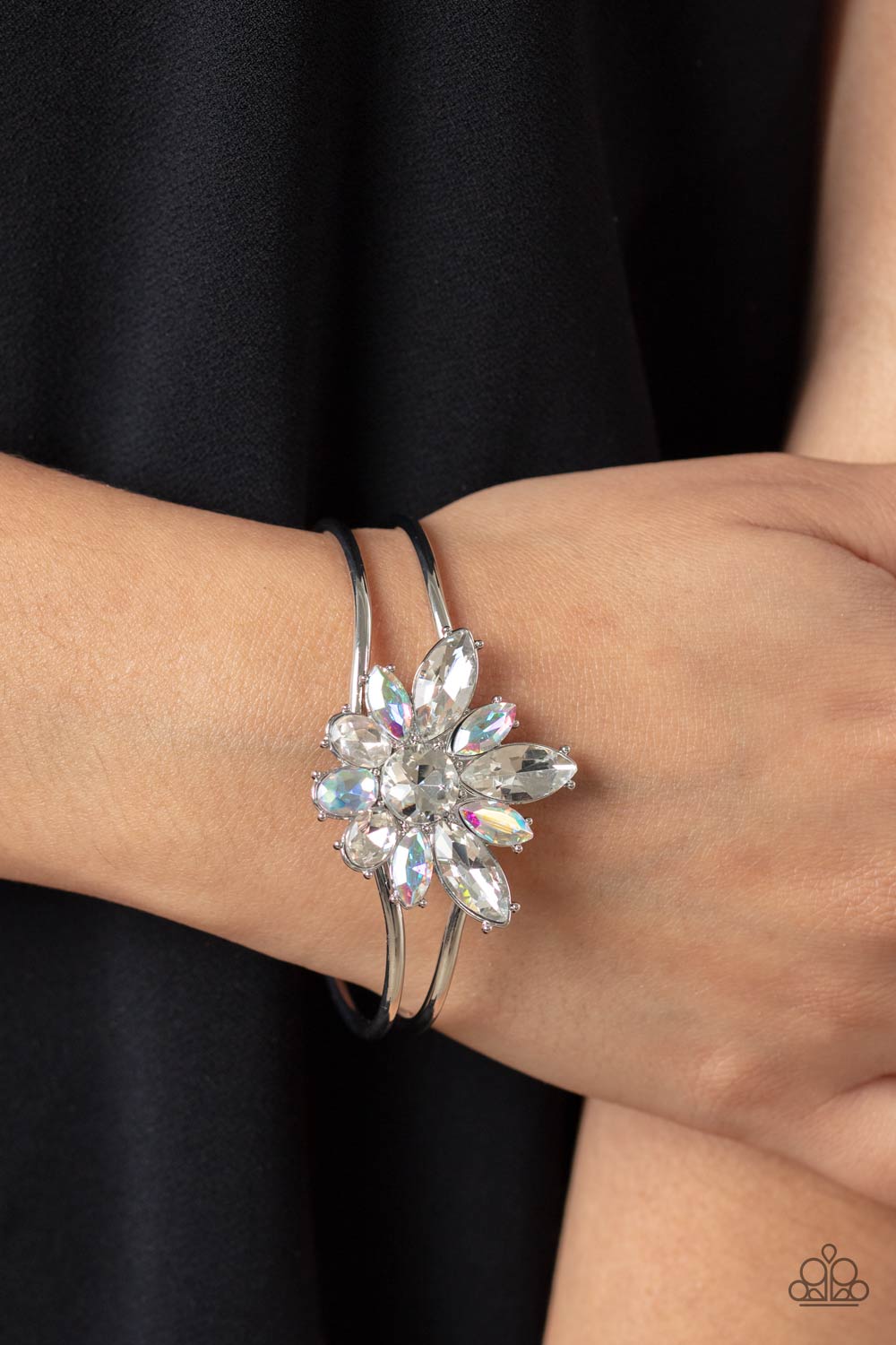 Chic Corsage - White bracelet