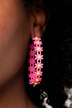 Load image into Gallery viewer, Daisy Disposition - Pink earrings
