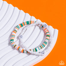 Load image into Gallery viewer, Tabloid Talent - Green bracelet
