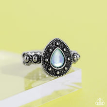 Load image into Gallery viewer, Opera Showcase - Green ring
