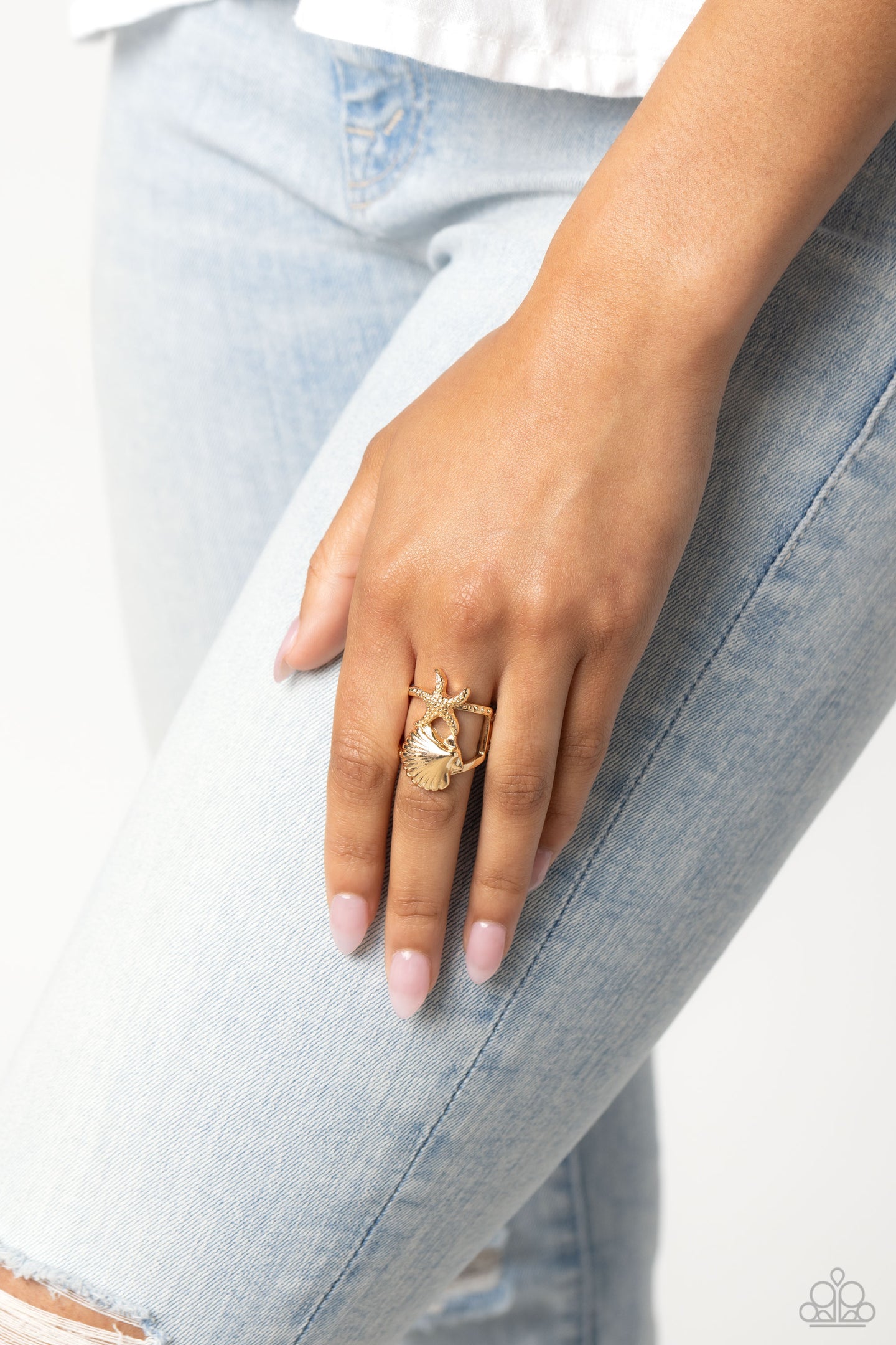 Seashell Showcase - Gold ring