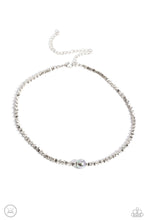 Load image into Gallery viewer, Tasteful Triangles - Silver necklace
