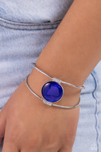 Load image into Gallery viewer, Candescent Cats Eye - Blue bracelet
