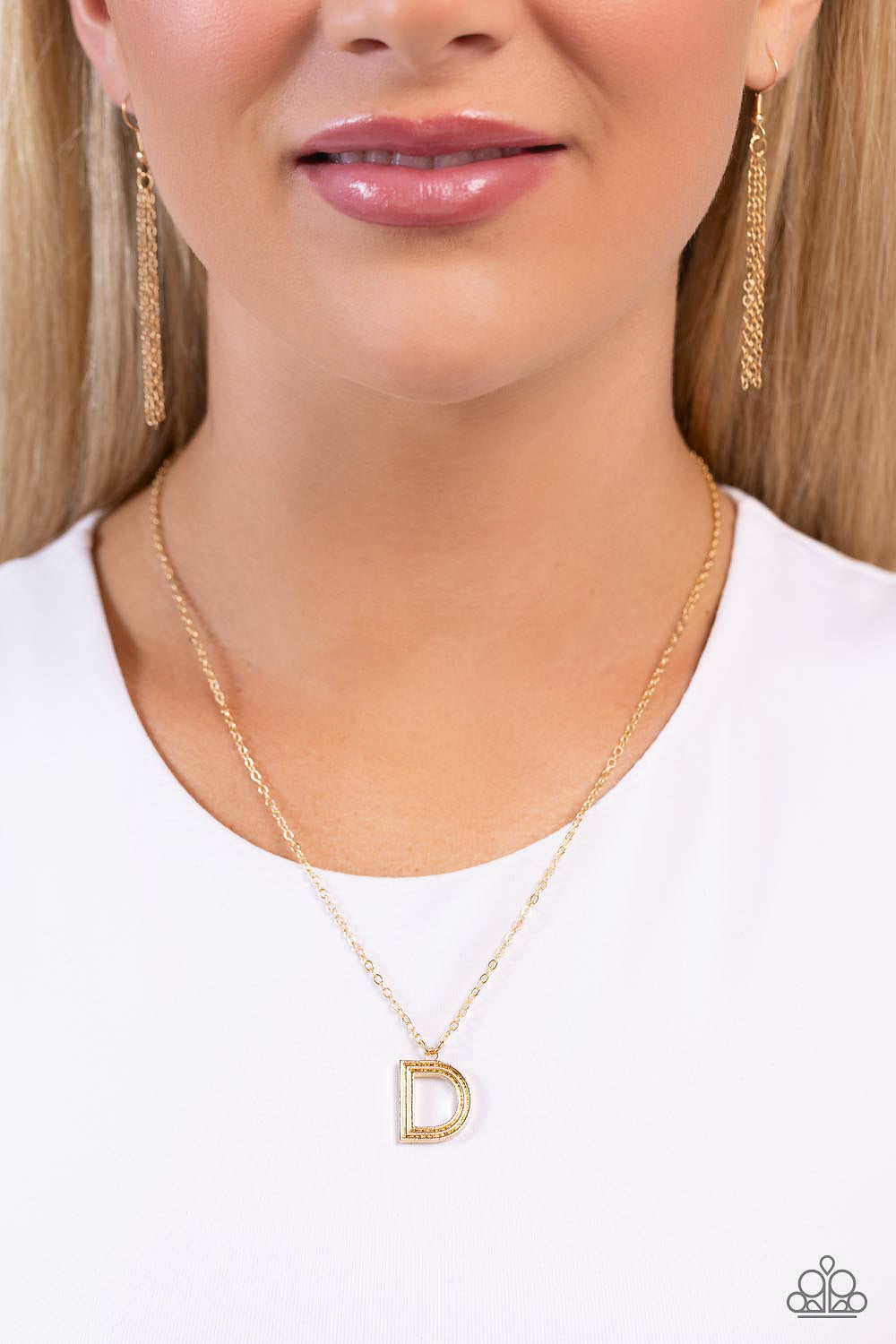 Leave Your Initials - Gold - D necklace