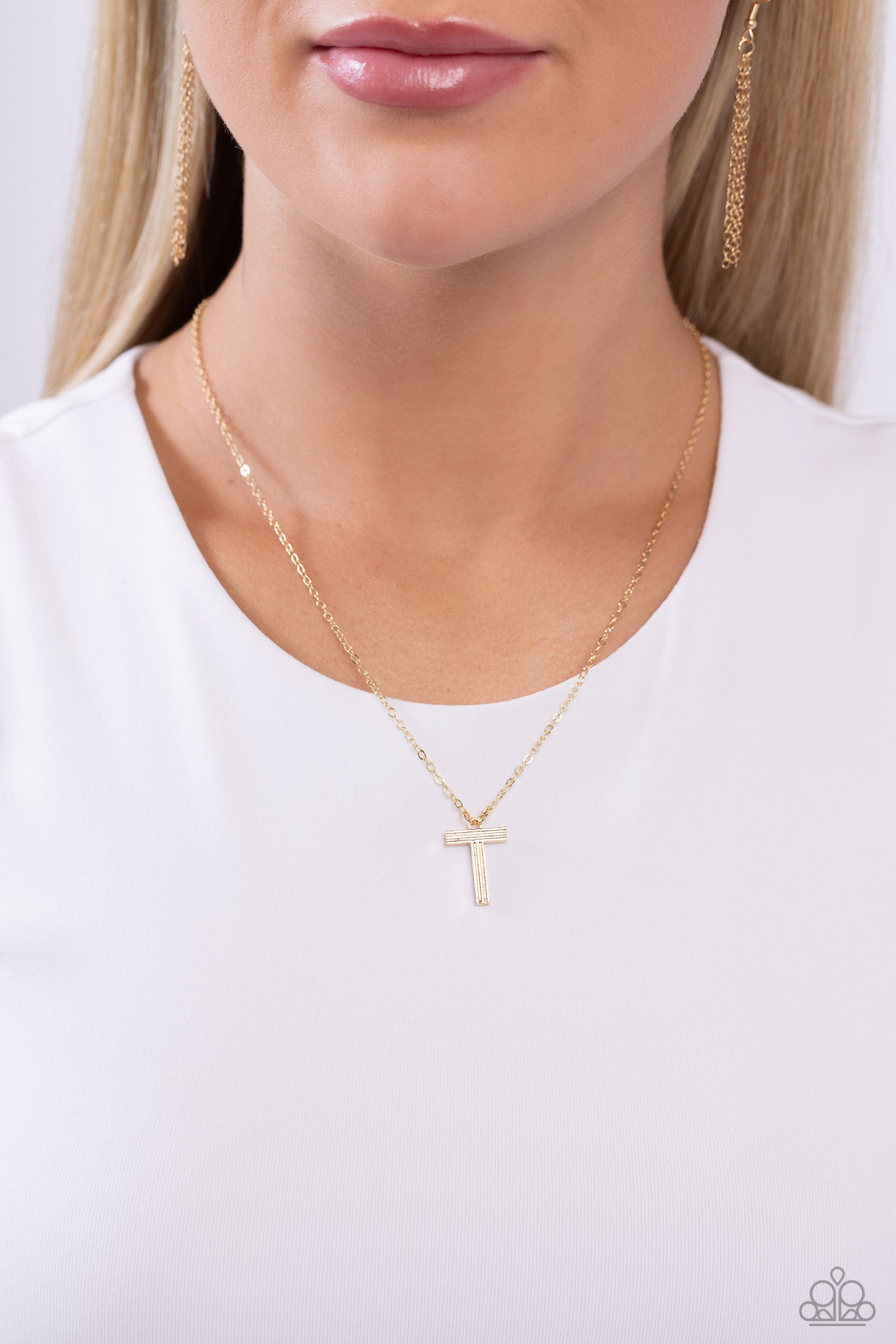 Leave Your Initials - Gold - T necklace