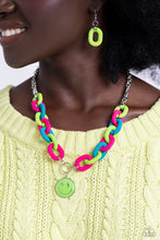Load image into Gallery viewer, Speed SMILE - Green necklace
