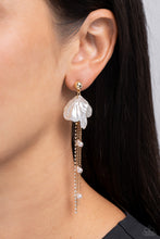 Load image into Gallery viewer, Graceful Gesture - Gold earrings
